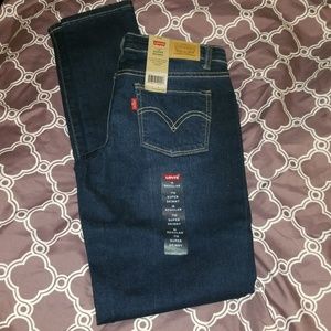 *LEVI'S SUPER SKINNY